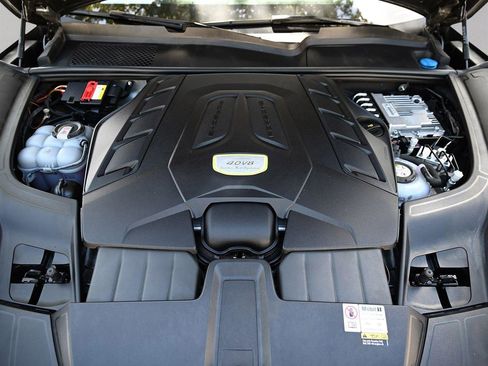 Used 2023 Porsche Cayenne Turbo S image 18