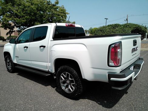 Certified 2022 GMC Canyon AT4 w/ Trailering Package AWD/4WD image 5