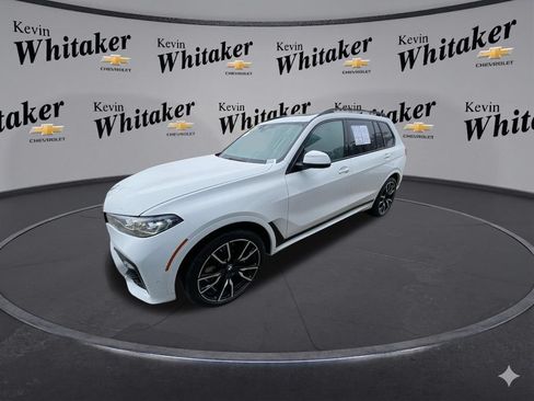 Used 2022 BMW X7 xDrive40i w/ M Sport Package AWD/4WD image 5
