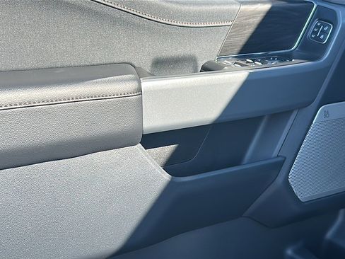 Used 2025 Ford F150 Lariat w/ Equipment Group 501A Mid image 16