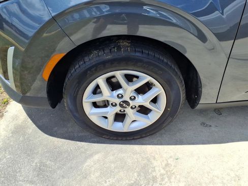 Used 2024 Kia Soul LX w/ Option Group 015 FWD image 6
