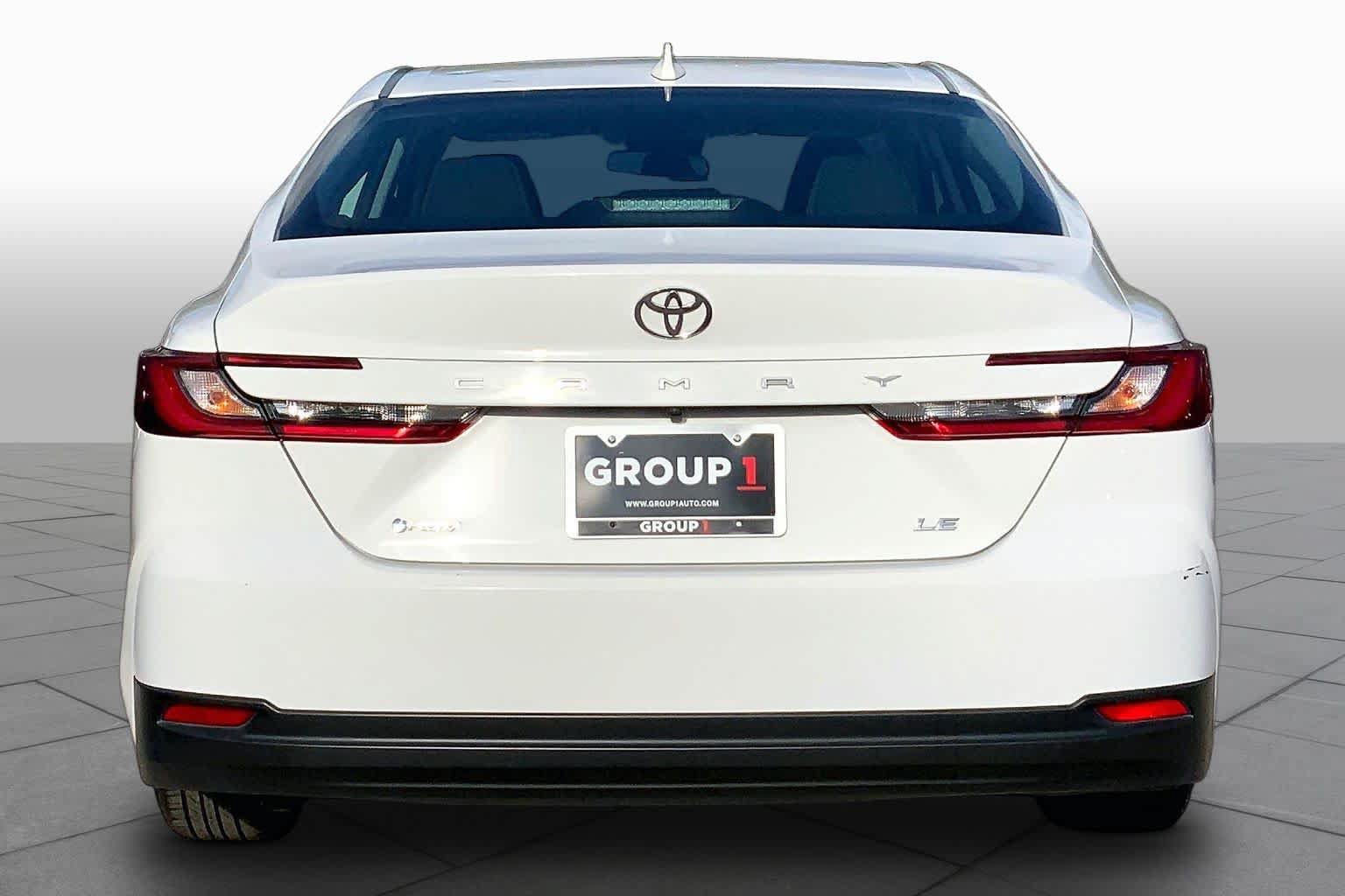 Used 2025 Toyota Camry LE FWD image 5