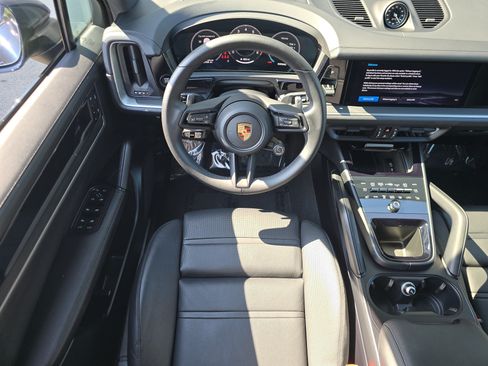 Certified 2026 Porsche Cayenne AWD/4WD image 25