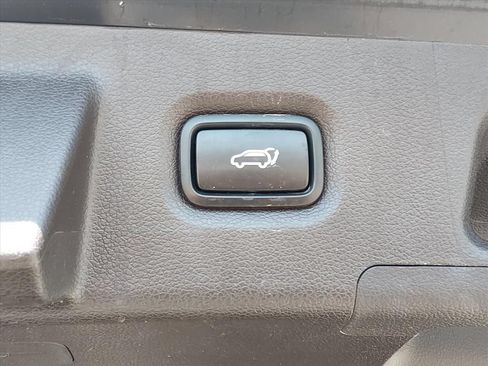 Used 2020 Hyundai Santa Fe Limited FWD image 17