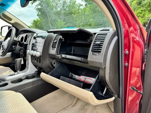 Used 2008 Toyota Tundra 4x4 CrewMax image 13