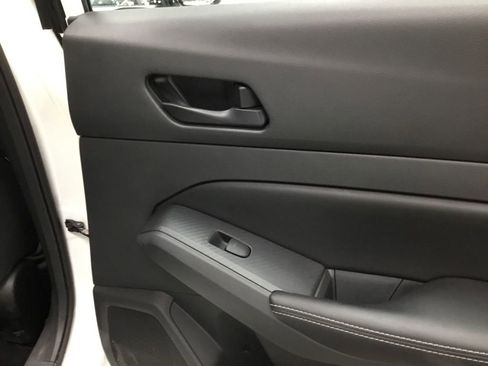 Used 2024 Nissan Altima 2.5 SV w/ SV Premium Package image 18