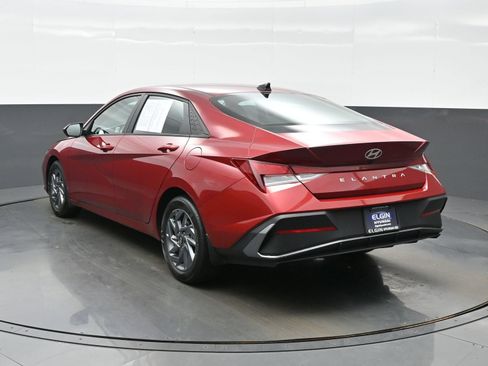 Certified 2024 Hyundai Elantra SEL FWD image 4