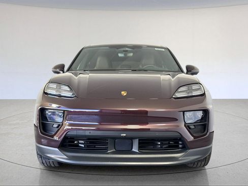 Certified 2025 Porsche Macan 4S Electric AWD/4WD image 11