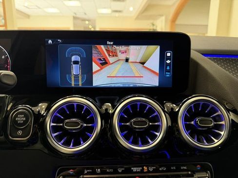 Used 2025 Mercedes-Benz GLA 250 image 14