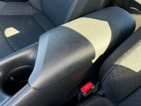 Used 2022 Toyota C-HR XLE image 21