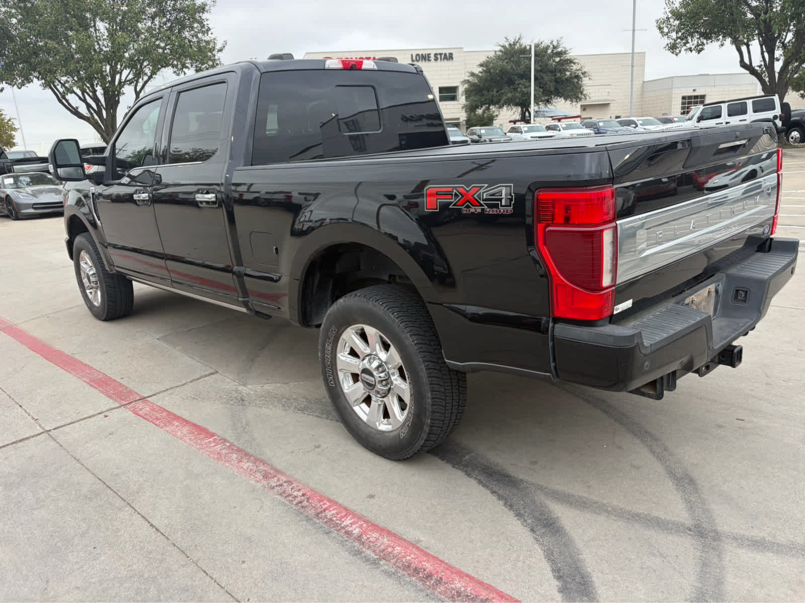 Used 2020 Ford F250 Platinum w/ FX4 Off-Road Package AWD/4WD image 2