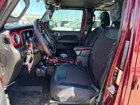 Used 2021 Jeep Gladiator Rubicon AWD/4WD image 2