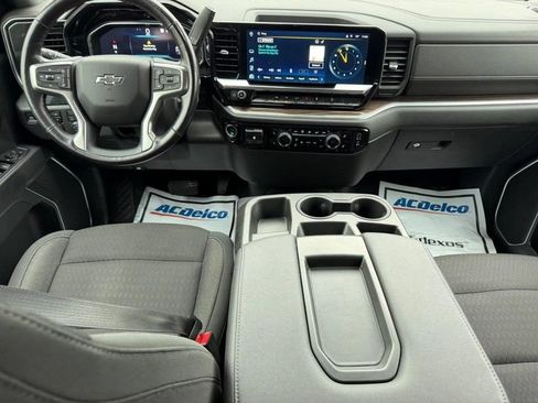 Used 2022 Chevrolet Silverado 1500 RST w/ Z71 Off-Road Package AWD/4WD image 8