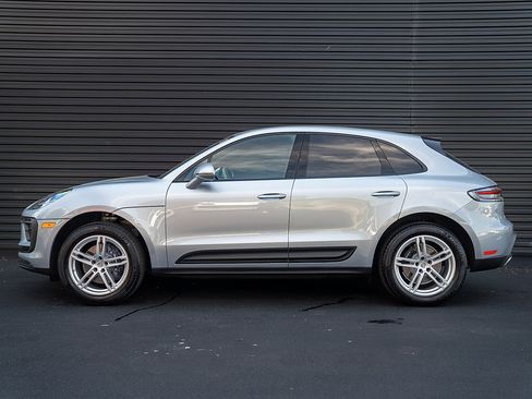 Used 2026 Porsche Macan AWD/4WD image 2