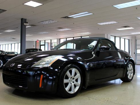 Used 2004 Nissan 350Z Touring image 13