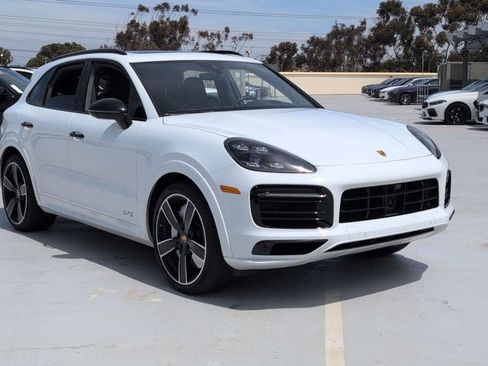 Used 2021 Porsche Cayenne GTS image 3