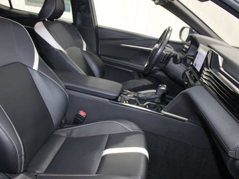 Used 2025 Toyota Camry SE FWD image 35