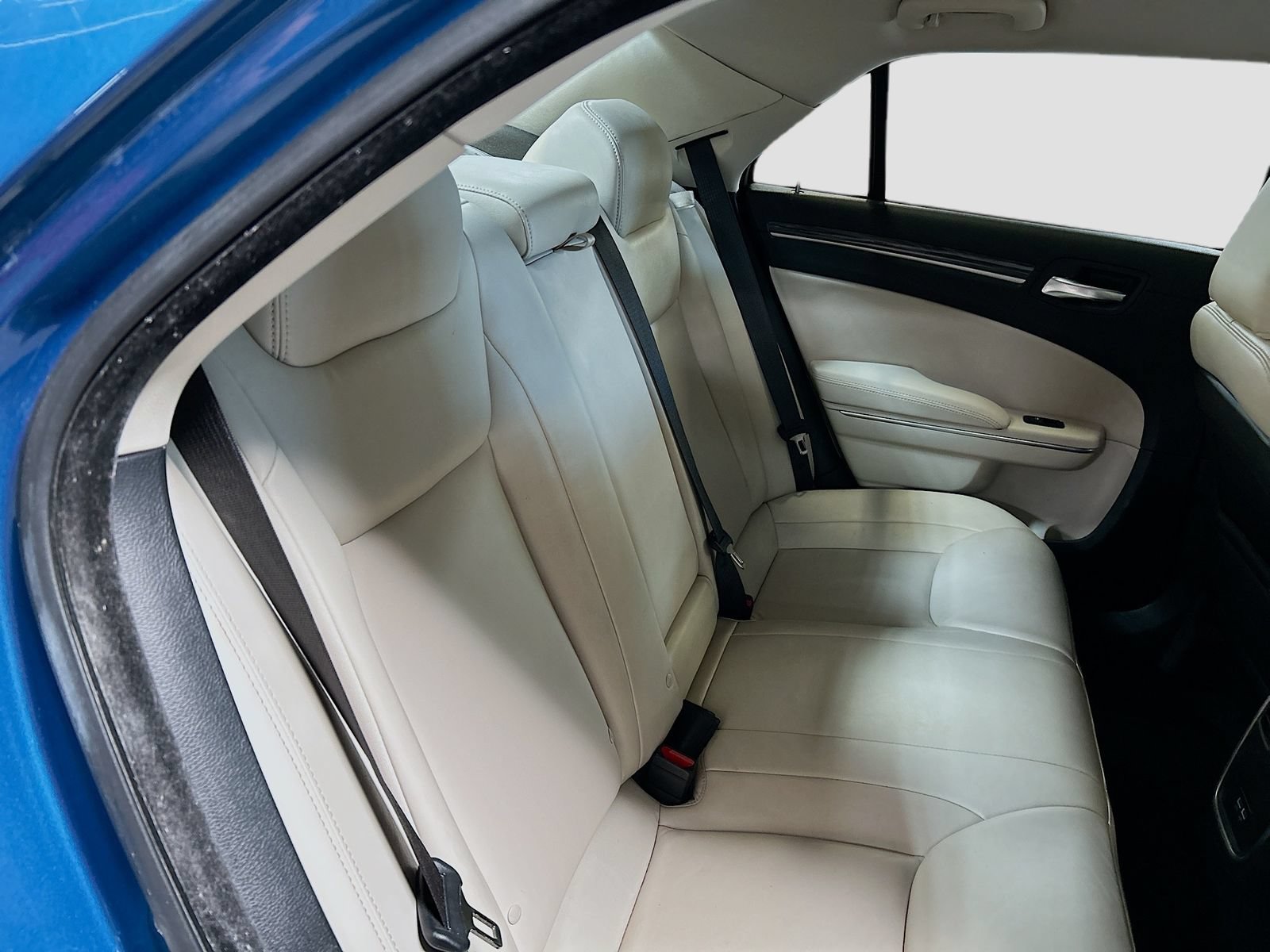 Used 2022 Chrysler 300 Touring L AWD/4WD image 25