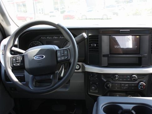 New 2026 Ford F250 XL w/ XL Chrome Package image 17