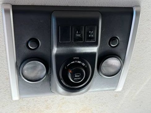 Used 2013 Toyota FJ Cruiser 4WD w/ Convenience Pkg image 17