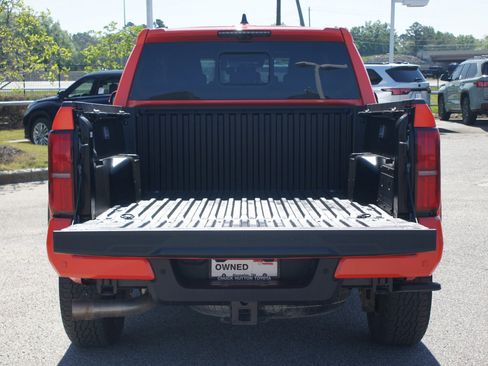 Used 2024 Toyota Tacoma TRD Off-Road w/ TRD Off Road Premium Package AWD/4WD image 17