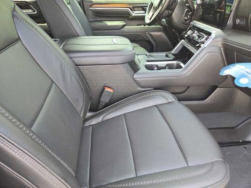 Certified 2025 GMC Sierra 2500 Denali w/ Denali Reserve Package AWD/4WD image 15