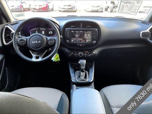 Used 2025 Kia Soul LX w/ LX Technology Package FWD image 15