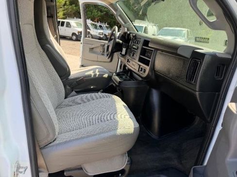 Used 2017 Chevrolet Express 3500 LT w/ LT Preferred Equipment Group RWD image 28
