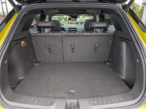 Used 2023 Chevrolet TrailBlazer RS w/ Sun and Liftgate Package AWD/4WD image 19