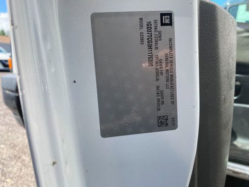 Used 2017 GMC Savana 3500 Extended image 22