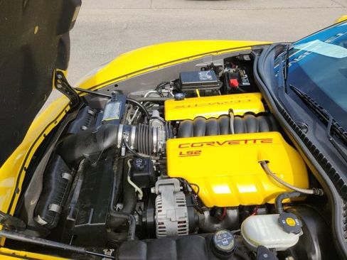 Used 2006 Chevrolet Corvette Convertible w/ Preferred Equipment Group RWD image 35