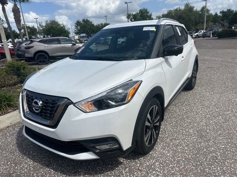 Used 2019 Nissan Kicks SR w/ SR Premium Package image 6