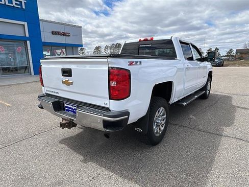 Used 2016 Chevrolet Silverado 2500 LT w/ LT Convenience Package AWD/4WD image 2