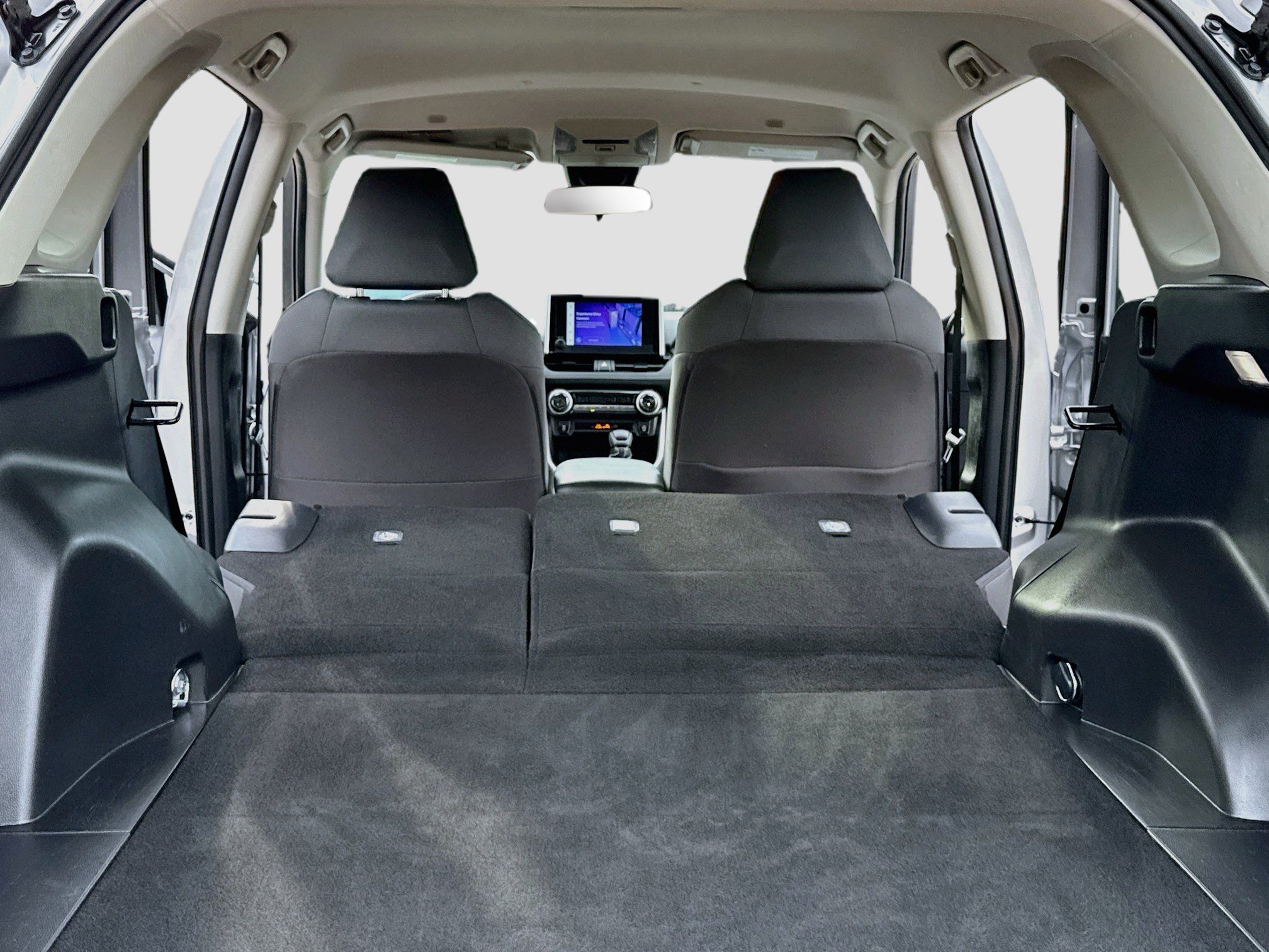 Used 2025 Toyota RAV4 XLE FWD image 21