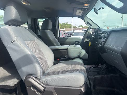 Used 2015 Ford F250 XL w/ Power Equipment Group AWD/4WD image 14