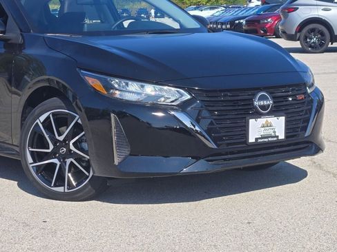 Used 2024 Nissan Sentra SR w/ SR Premium Package image 3