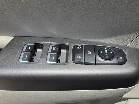 Used 2021 Kia Sportage LX FWD image 13