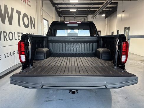 New 2026 GMC Sierra 1500 SLE image 32
