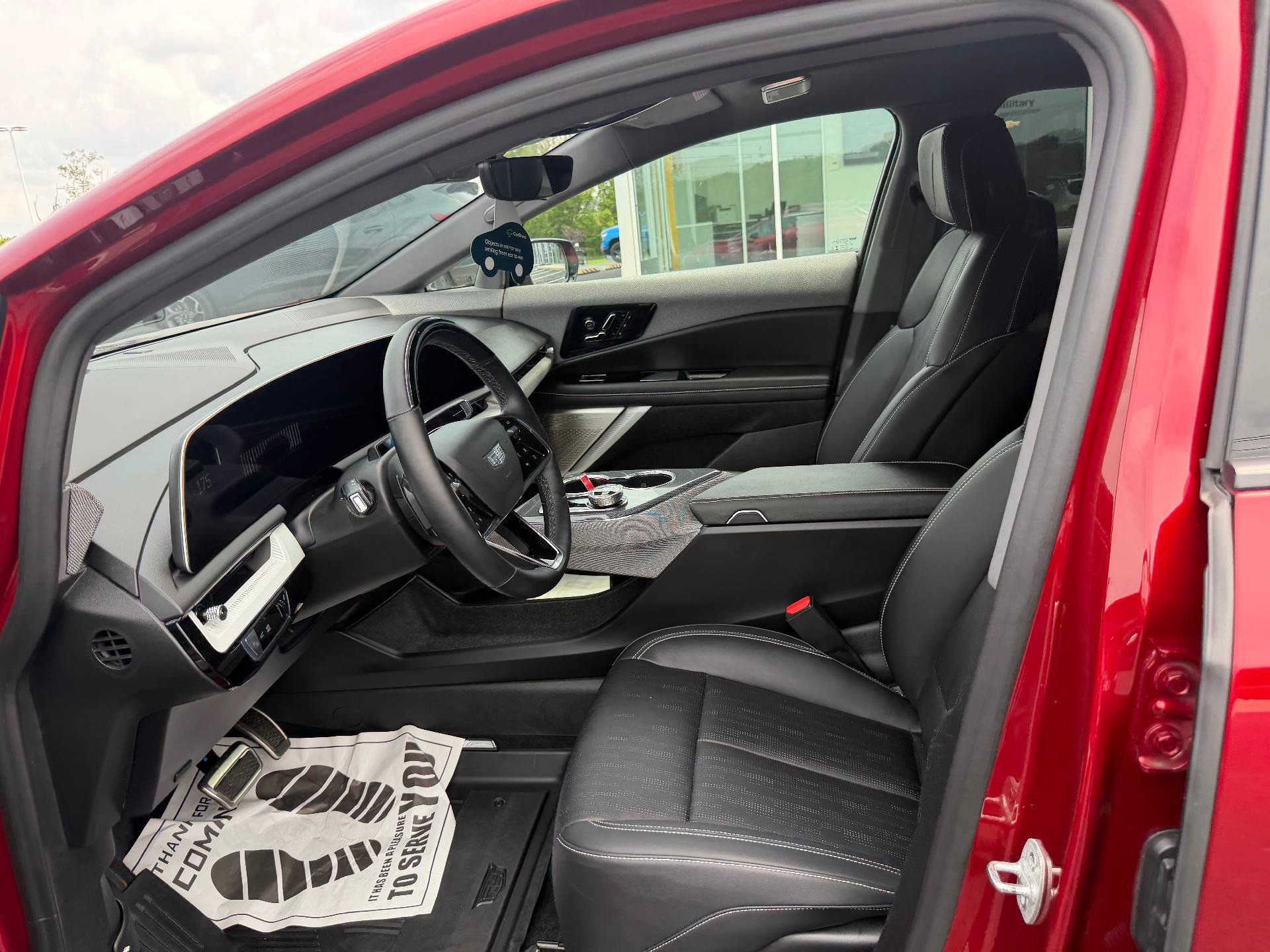 Certified 2025 Cadillac Optiq Sport 2 w/ LPO, Floor Liner Package AWD/4WD image 17