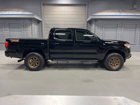 Used 2023 Toyota Tacoma SR image 8