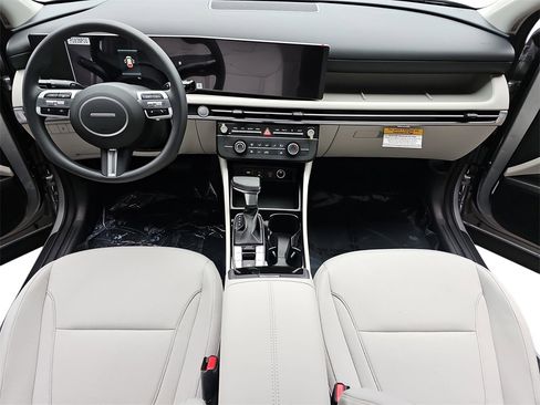 New 2026 Hyundai Tucson SE image 9