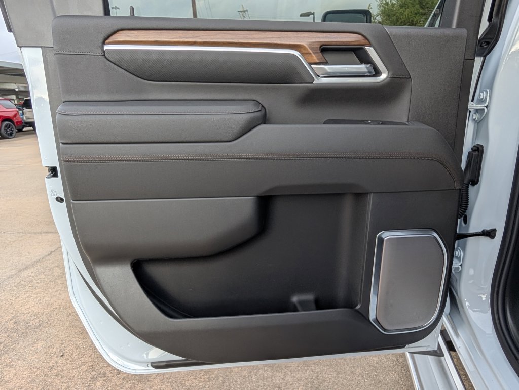 New 2026 Chevrolet Silverado 2500 High Country w/ High Country Premium Package AWD/4WD image 8