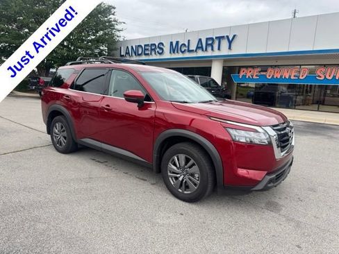 Used 2024 Nissan Pathfinder SV AWD/4WD image 1