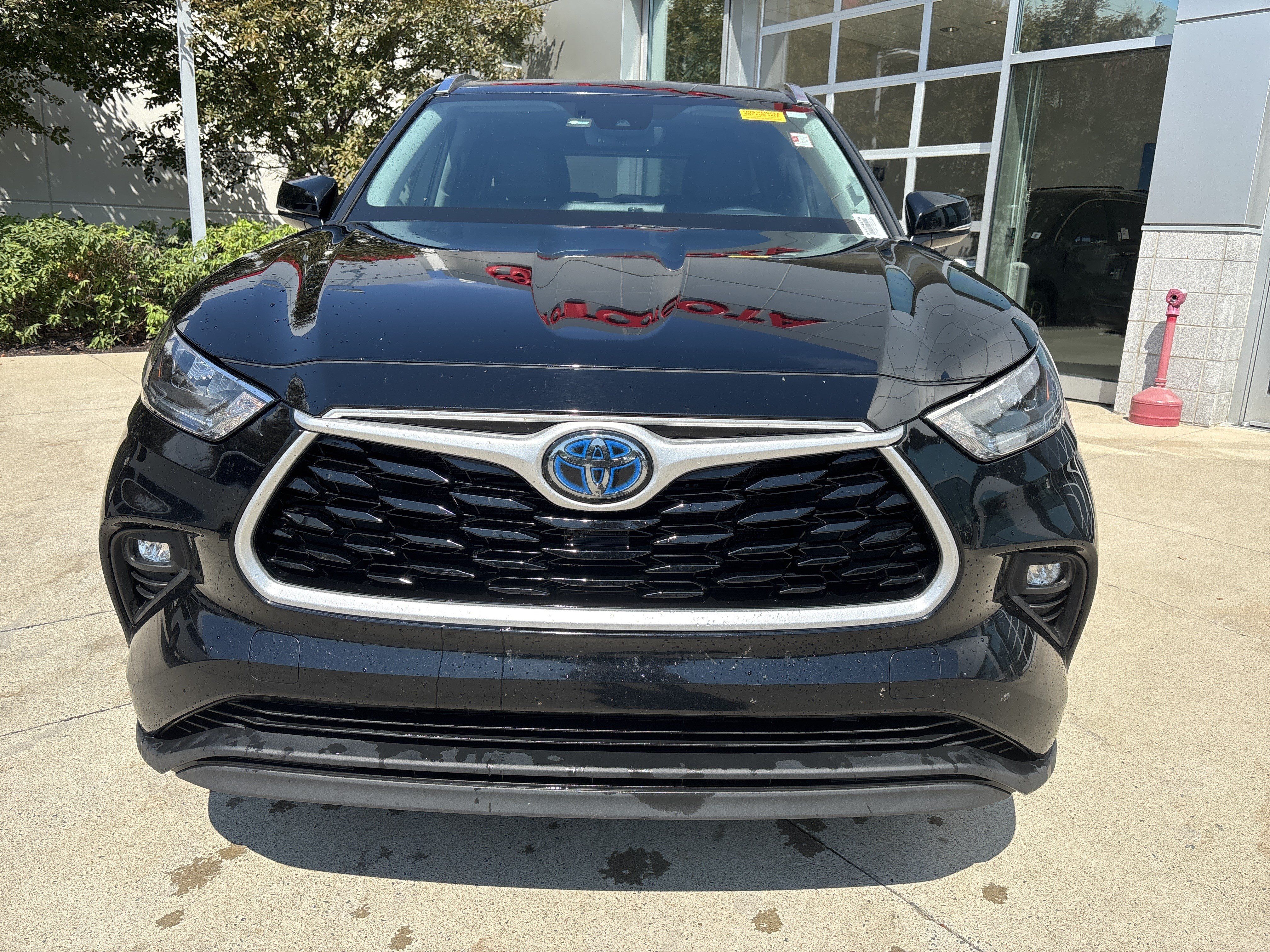 Used 2020 Toyota Highlander XLE AWD/4WD image 5