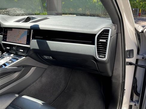 Certified 2023 Porsche Cayenne Coupe image 19