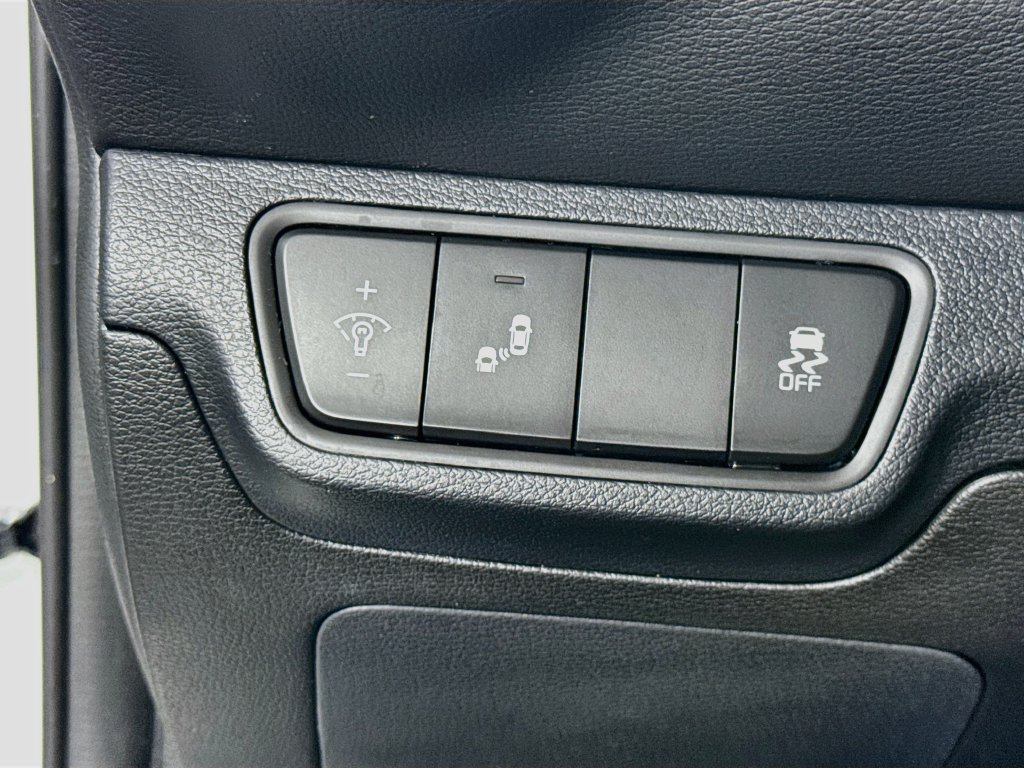 Used 2024 Kia Forte LXS w/ LXS Technology Package FWD image 18