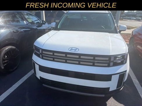 Used 2024 Hyundai Santa Fe SEL image 2