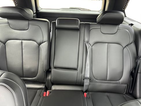 New 2025 Jeep Grand Cherokee Limited w/ Trailer Tow Package image 17