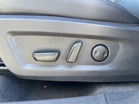 Used 2025 Nissan Murano SV image 19