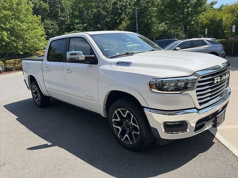 Used 2026 RAM 1500 Laramie AWD/4WD image 3